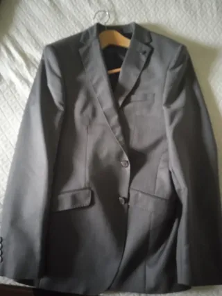 Giacca grigia taglia 48 Pantaloni grigi taglia 42