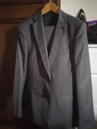 Giacca grigia taglia 48 Pantaloni grigi taglia 42