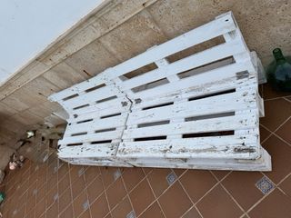 Sofá Palets Blanco con Cojines Amarillos