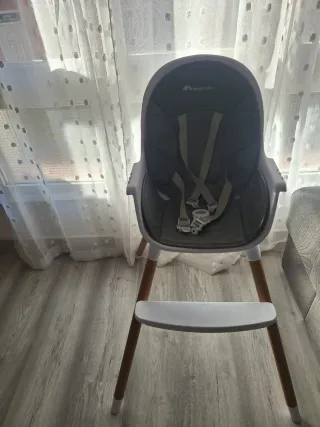 Trona Bebeconfort gris y madera