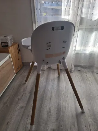 Trona Bebeconfort gris y madera