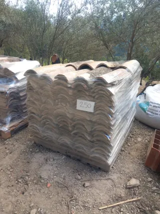 Teja árabe antigua paletizada