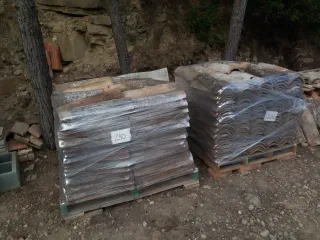 Teja árabe antigua paletizada