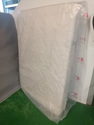 Varios colchones en este mismo anuncio