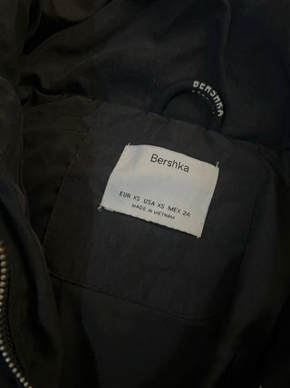 Abrigo acolchado negro FOLLOVERS