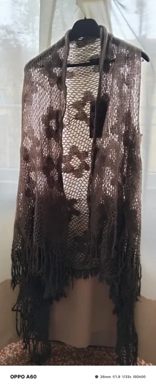 Sciarpa donna con maniche marrone