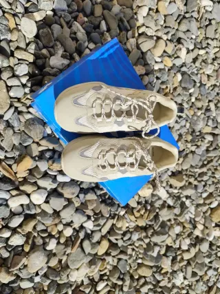 Zapatillas Joma Beige, Marrón y Blanco