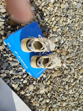 Zapatillas Joma Beige, Marrón y Blanco