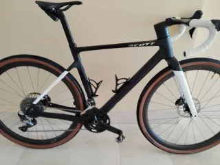 Bicicleta Gravel Scott Addict Réplica