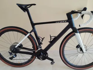 Bicicleta Gravel Scott Addict Réplica