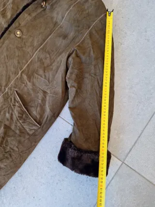 Abrigo ante sintético marrón forro talla 46