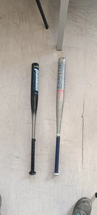 Bates de béisbol Easton y Louisville