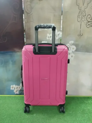 Maleta mediana extensible nueva