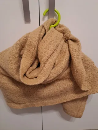 Bufanda Ale-Hop color arena precioso