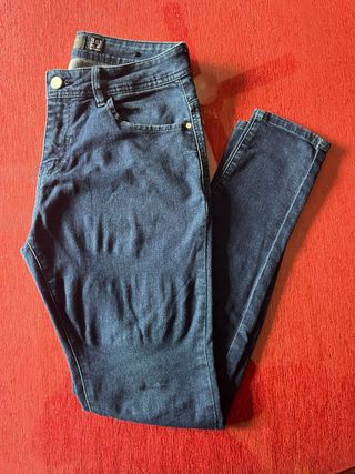 Pantalones vaqueros Bershka talla 38