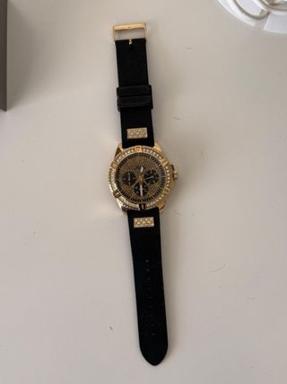 Reloj Guess Dorado y Negro