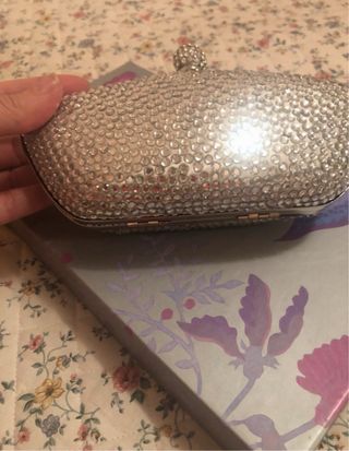 Borsetta e sandali con strass da cerimonia