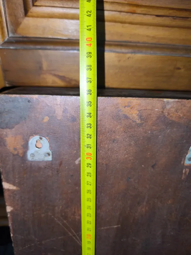 Armadio portachiavi dipinto a mano antico