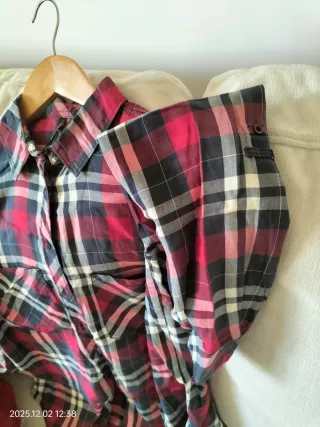 Camisa cuadros Stradivarius azul marino y rojo