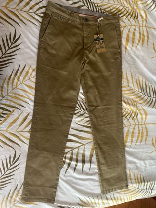 2 Pantalones Dockers Talla W33 L34 equivale 40-42