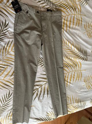 2 Pantalones Dockers Talla W33 L34 equivale 40-42