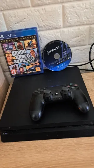 PS4 (PlayStation 4) Negra + Juegos