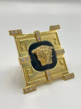 Sello Medusa Onix y Circonitas 18K
