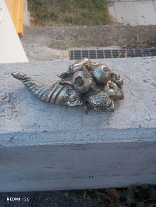 Cornucopia argento opulenza abbondanza fortuna