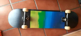 Skate Negro con Diseño Degradado