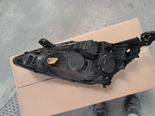 Faro Derecho Peugeot 308