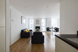 Piso en alquiler en Palos de Moguer en Madrid