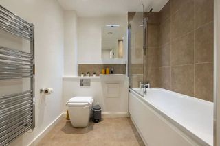 Piso en alquiler en Palos de Moguer en Madrid