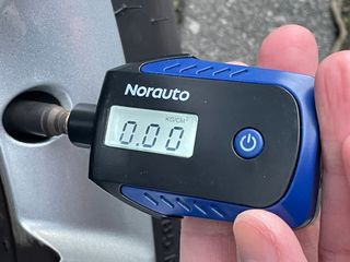 Medidor aferidor pressão profundidade rasto pneus