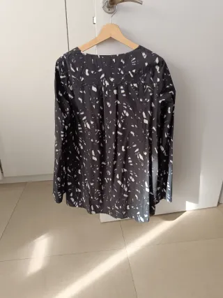 Camisa algodón COS. Gris oscuro estampada