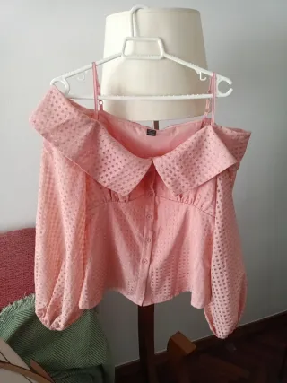 Blusa rosa con cuello Peter Pan