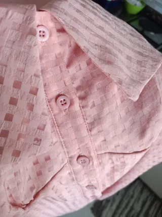 Blusa rosa con cuello Peter Pan