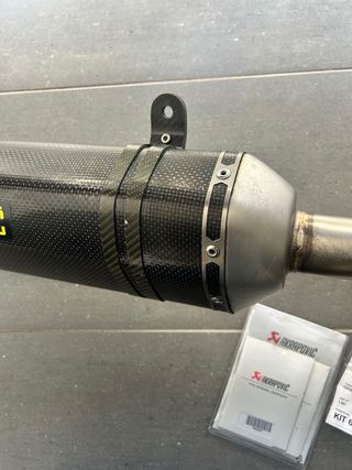 Escape completo Akrapovič Carbono Honda CB500