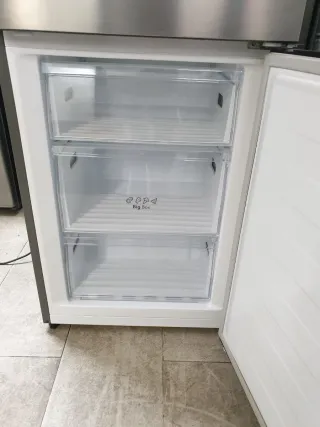 Nevera Hisense 200x60cm no Frost con Garantía