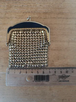 Monedero de malla metálica vintage