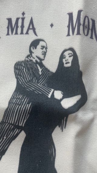 Bolsa Tote Familia Addams Cara Mia Mon Cher