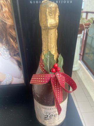 Decorazione cerBottiglia Champagne Millennio 2000