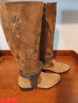 Stivali Desigual Camoscio Marrone Ricamato