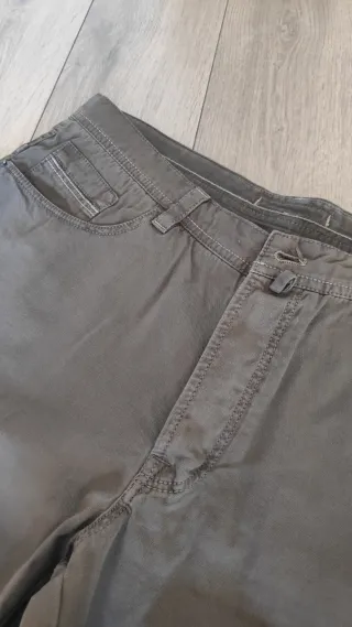 Massimo Dutti Pantalón Corto marrón. T 46