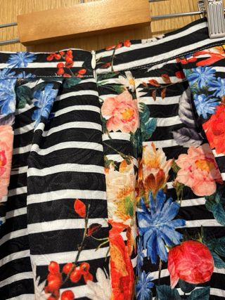 Falda La Morena Talla S Rayas y Flores