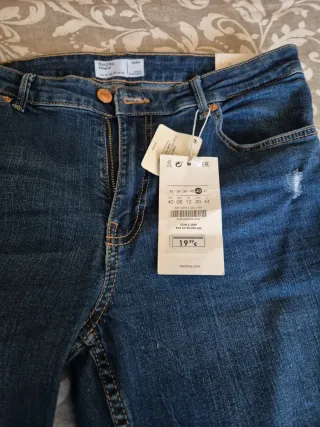 Pantalón vaquero desgastado azul