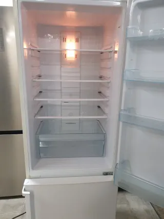 Nevera Daewoo 187x60cm A+ no Frost con Garantía