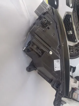 Faro delantero Seat Ateca del lado izquierdo