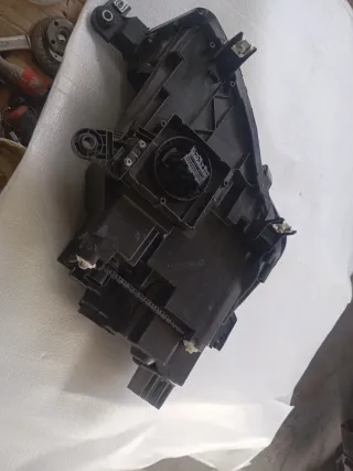 Faro delantero Seat Ateca del lado izquierdo