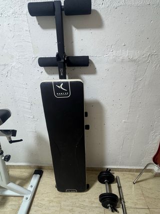 Banco de abdominales y mancuernas