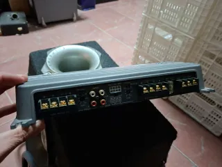 Subwoofer JBL 12" + 2 Amplificadores